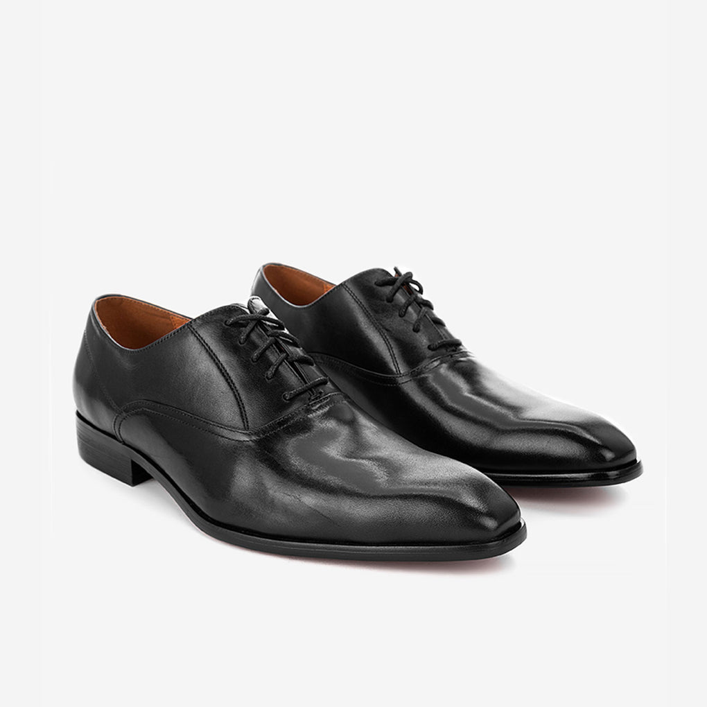 GILROY in Black