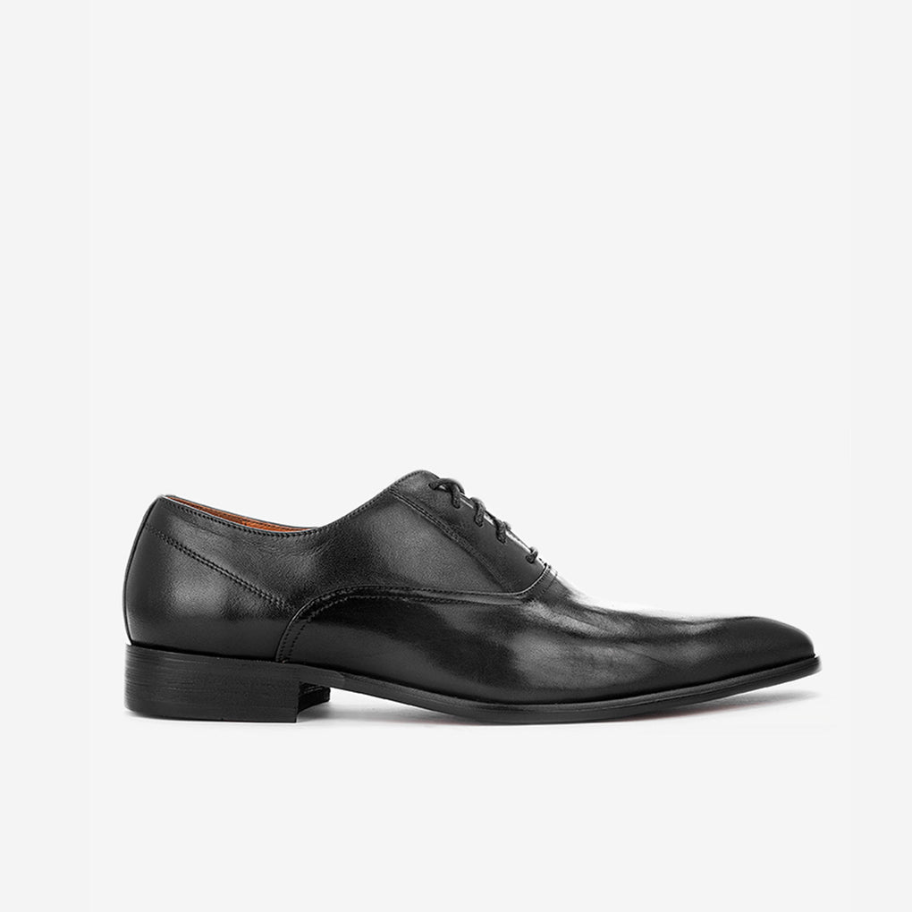 GILROY in Black