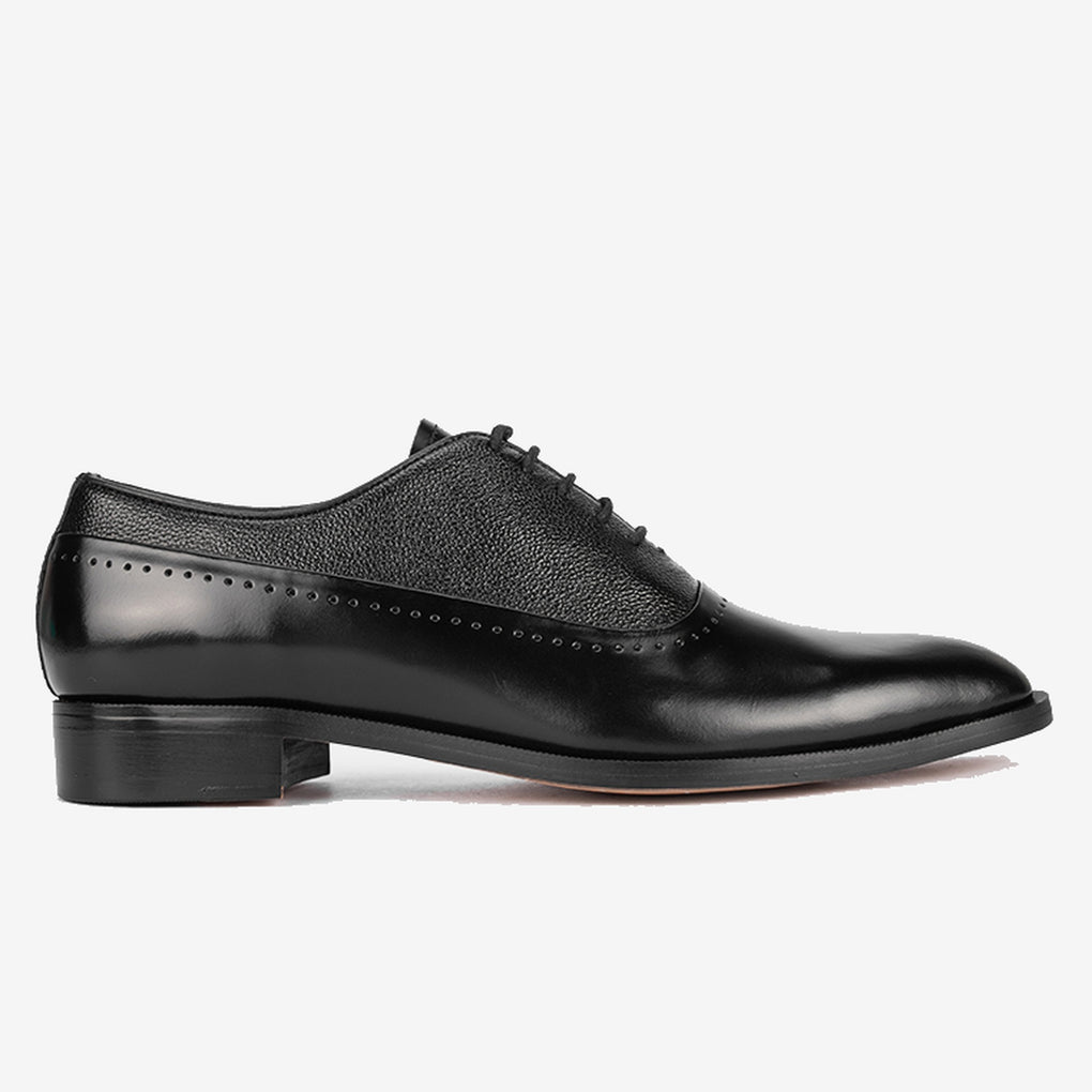 LOUIS in Black